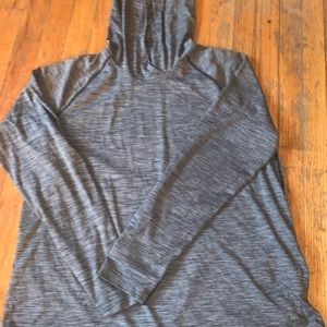 Womens Under Armour sweatshirt